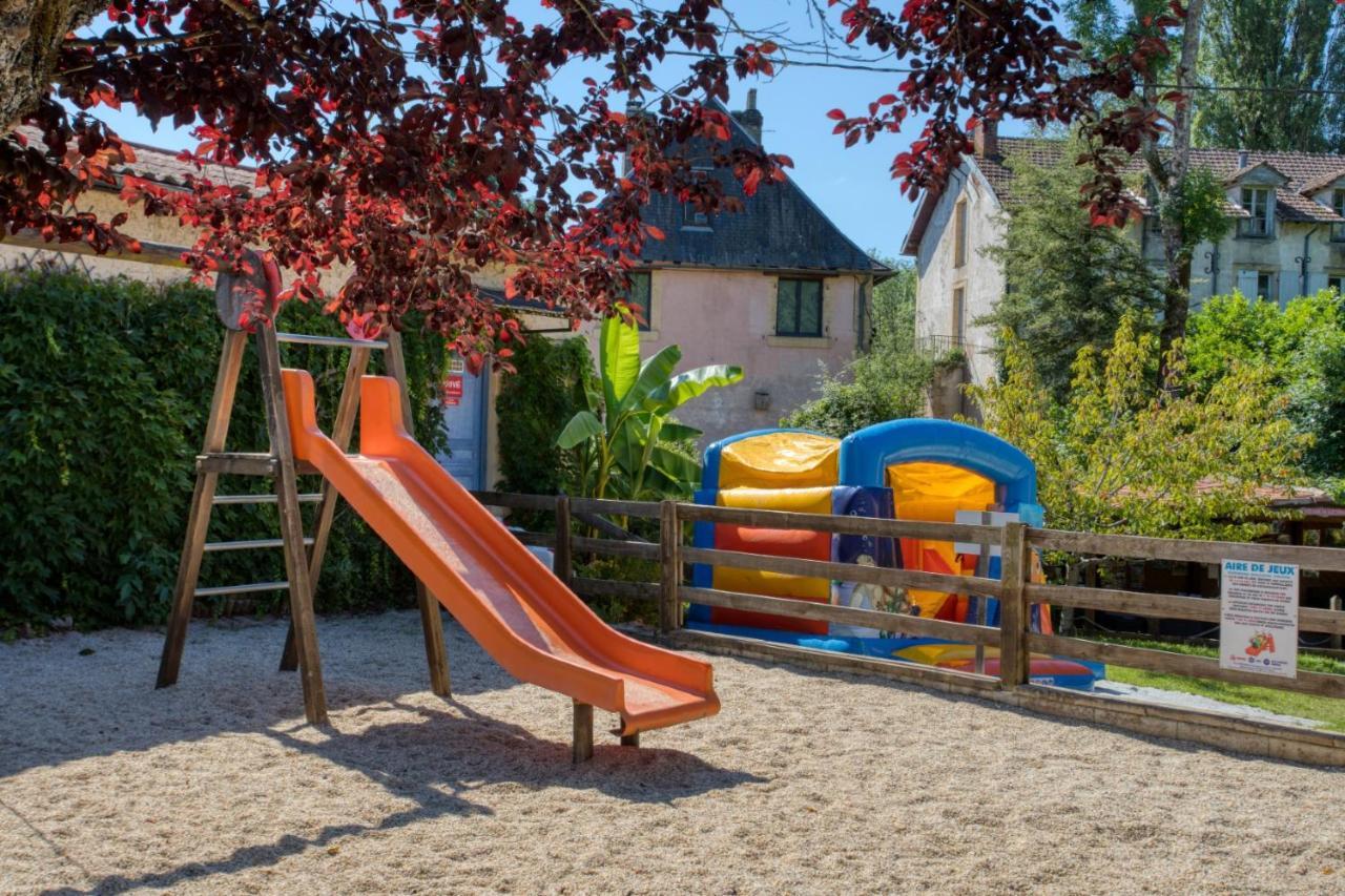 ホテル Le Moulin Du Bleufond モンティニャック エクステリア 写真