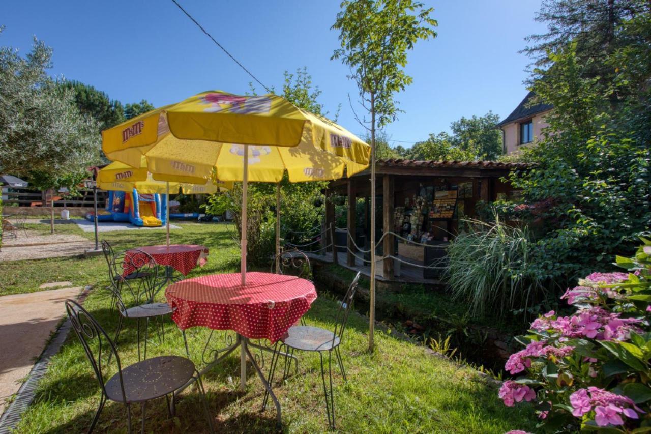 ホテル Le Moulin Du Bleufond モンティニャック エクステリア 写真