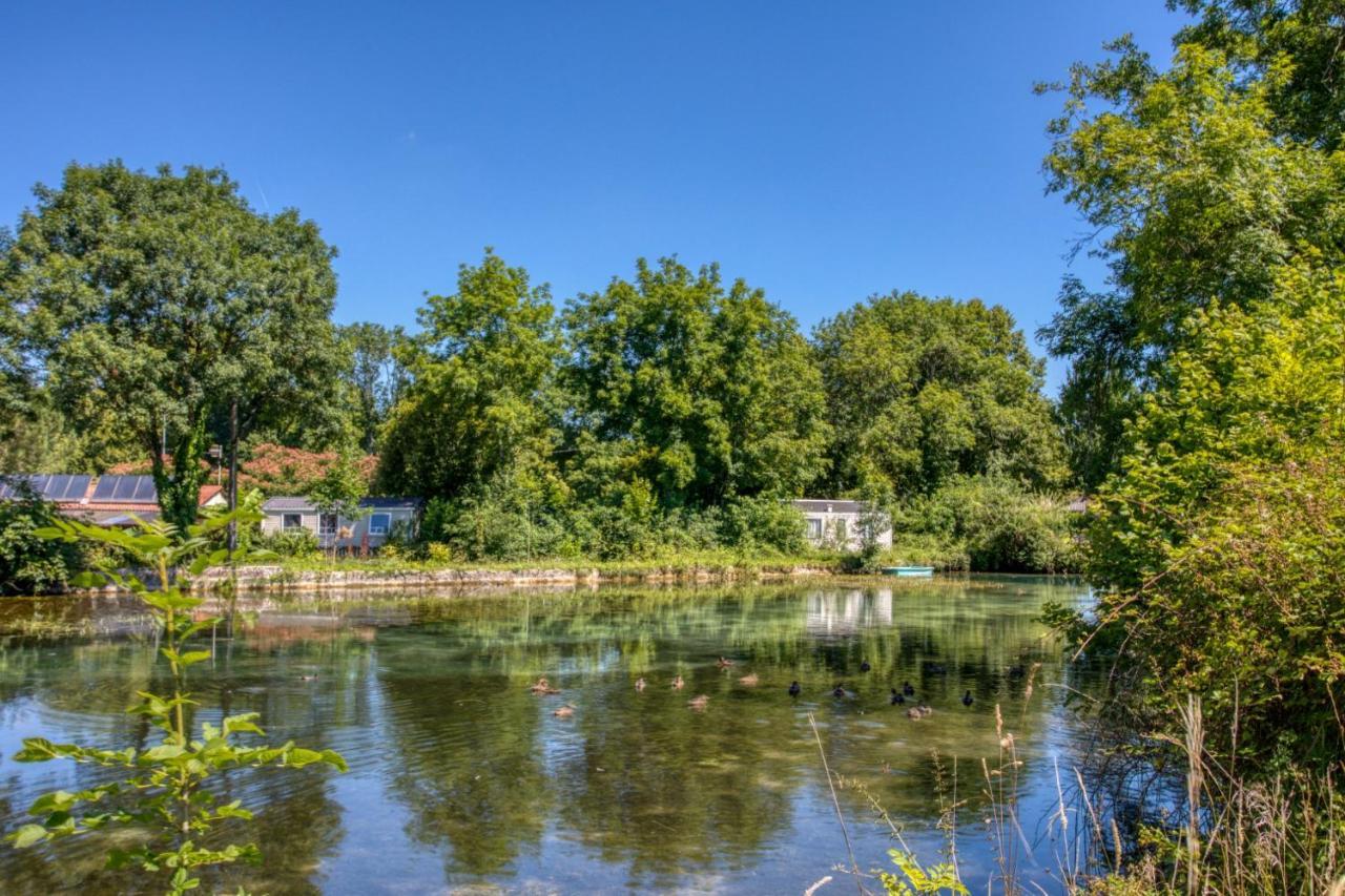 ホテル Le Moulin Du Bleufond モンティニャック エクステリア 写真