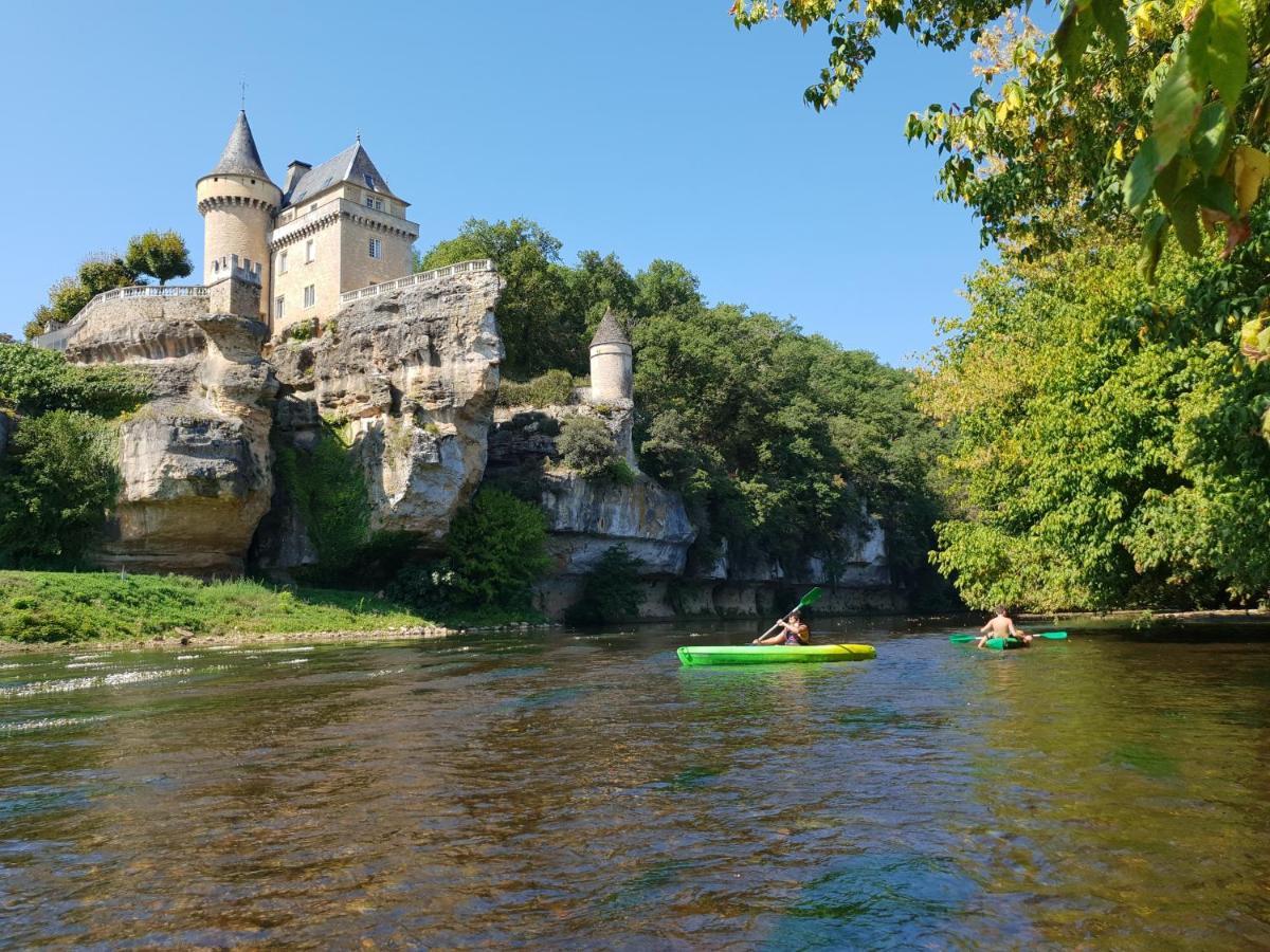 ホテル Le Moulin Du Bleufond モンティニャック エクステリア 写真